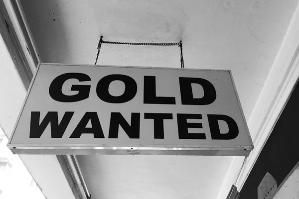 Gold Hits Lowest in 11 Weeks — Fed Rate Expectations Squeeze Bullion