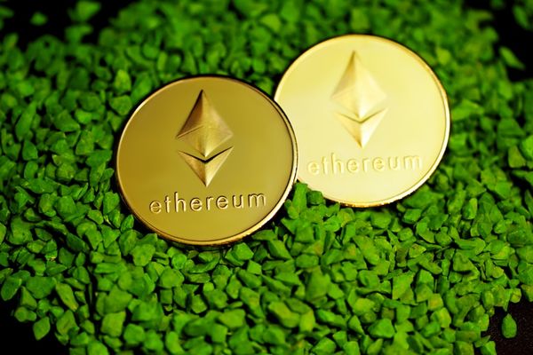 Ethereum Declines at $2,200: Key Resistance and ETF Demand Insights