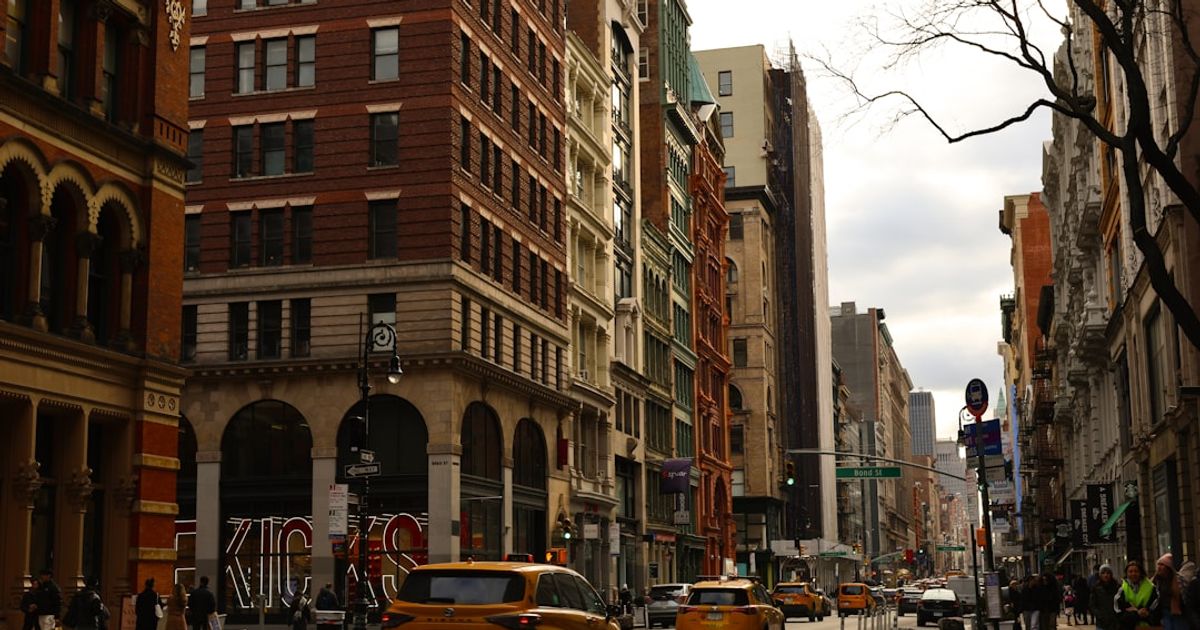 Debate Erupts Over CLARITY Act's Impact on US Crypto Landscape