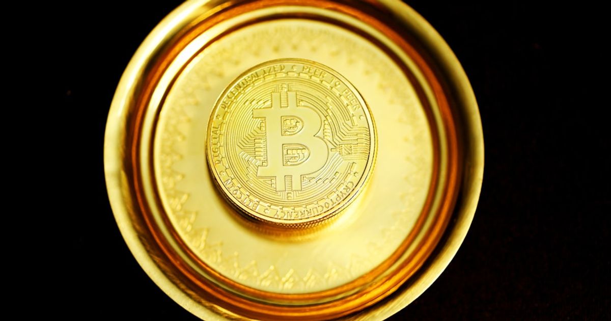 Bitcoin ETFs Attract $2 Billion Amid Short-Term Selling Pressure