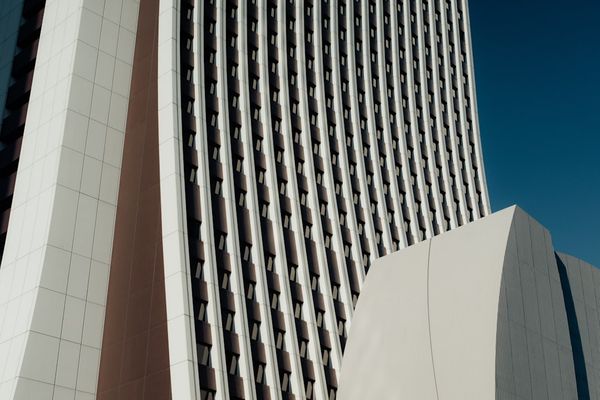 Oracle's Stock Rises Amid AI Energy Demand Partnership with Bloom Energy