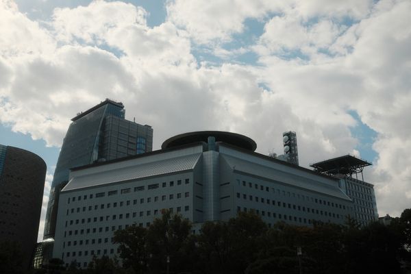 Anthropic's New Partnerships Boost Software Stocks Amid AI Concerns