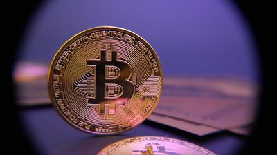 Hyperliquid's Surge — New ETFs Defy Bitcoin's Downturn