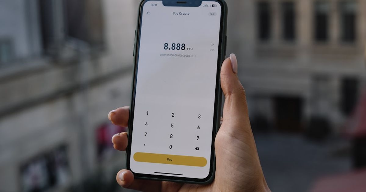 Alibaba's AI Unveils Bold Predictions for XRP, PEPE, and Dogecoin by 2025