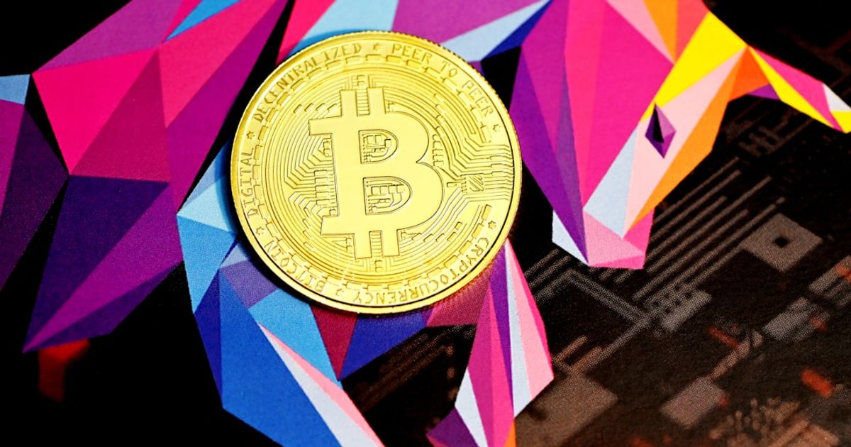 Bitcoin Drops Below $71,000 Amid U.S. Naval Blockade Announcement