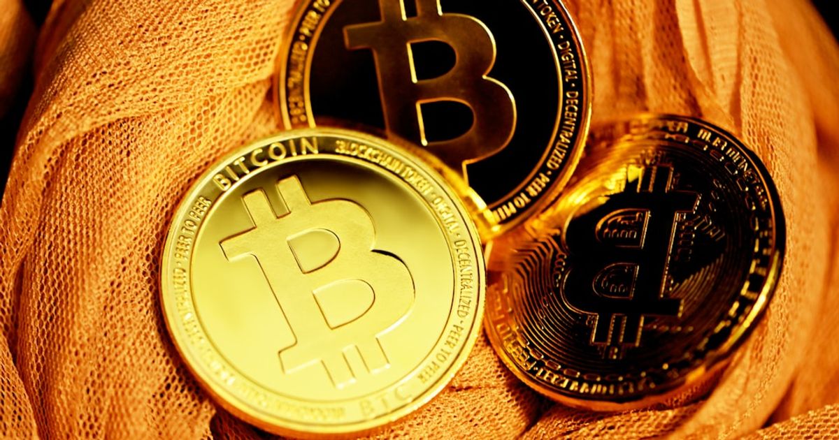 Bitcoin Hits Two-Week Low Amid $300 Million Long Liquidations