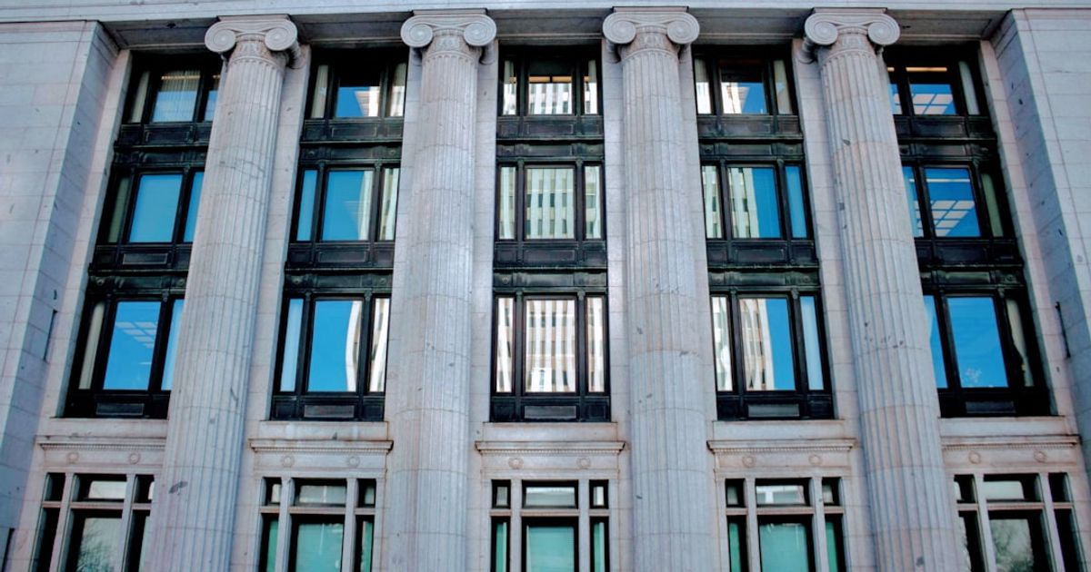 Robust Jobs Report Blocks Fed Rate Cuts — Warsh Faces Challenges