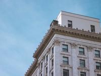 War-Driven Inflation Forces Fed to Rethink Rate Cuts, Impacting Bitcoin