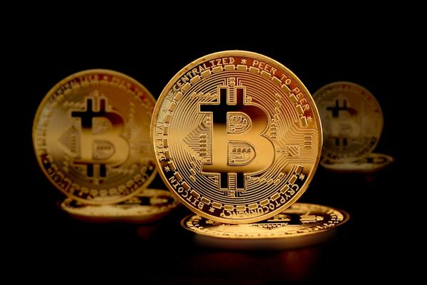 Bitcoin Tumbles Below $80K — US Bond Market Shakes Risk Assets
