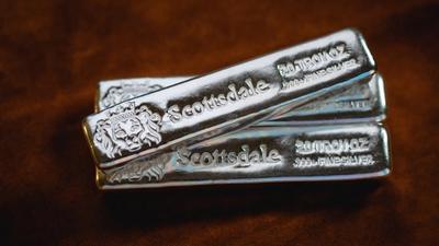 Gold Falls Amid U.S.-Iran Tensions — Central Banks Buy 244 Tonnes