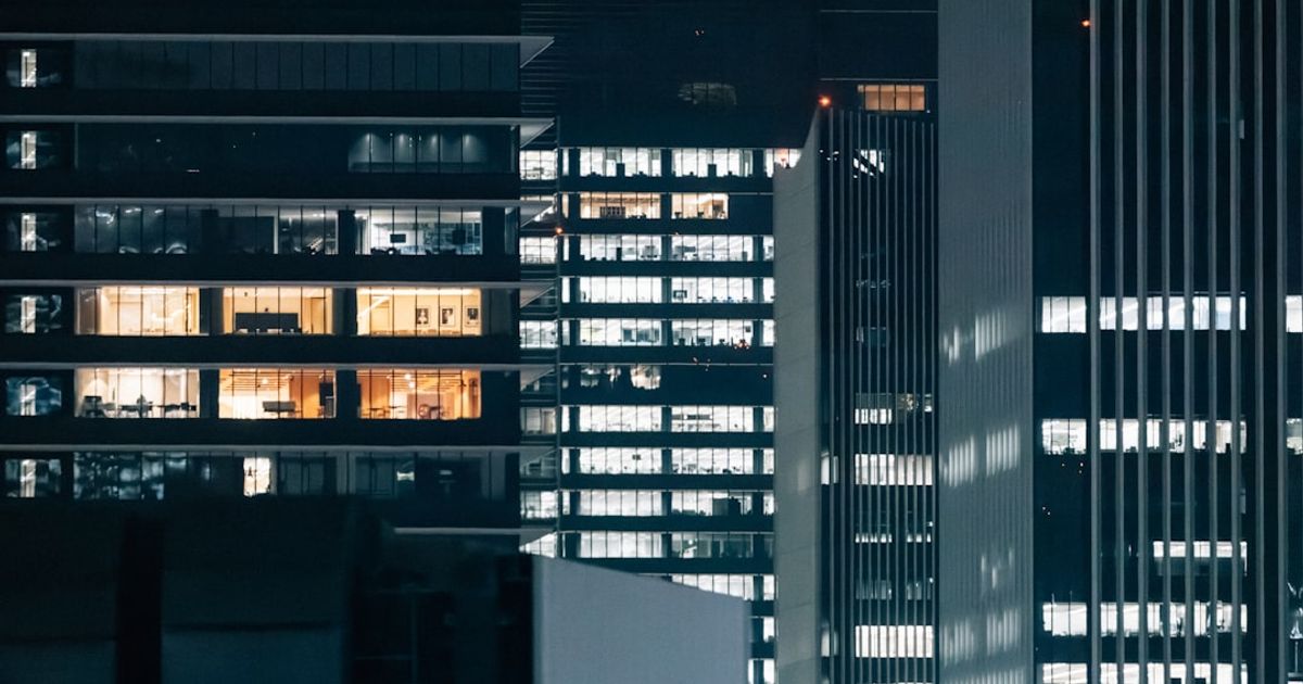 HPE Shares Soar 30% on Record Earnings — Server Revenue Surges