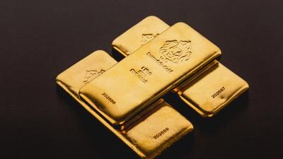 Q1 GDP Growth Sparks Gold's Unexpected Rise Amid Rate Jitters