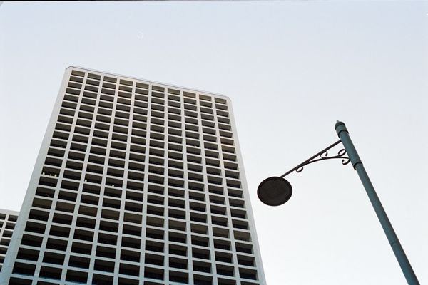 International Stocks Outperform as Dollar Fluctuates, ETF Offers 3% Yield