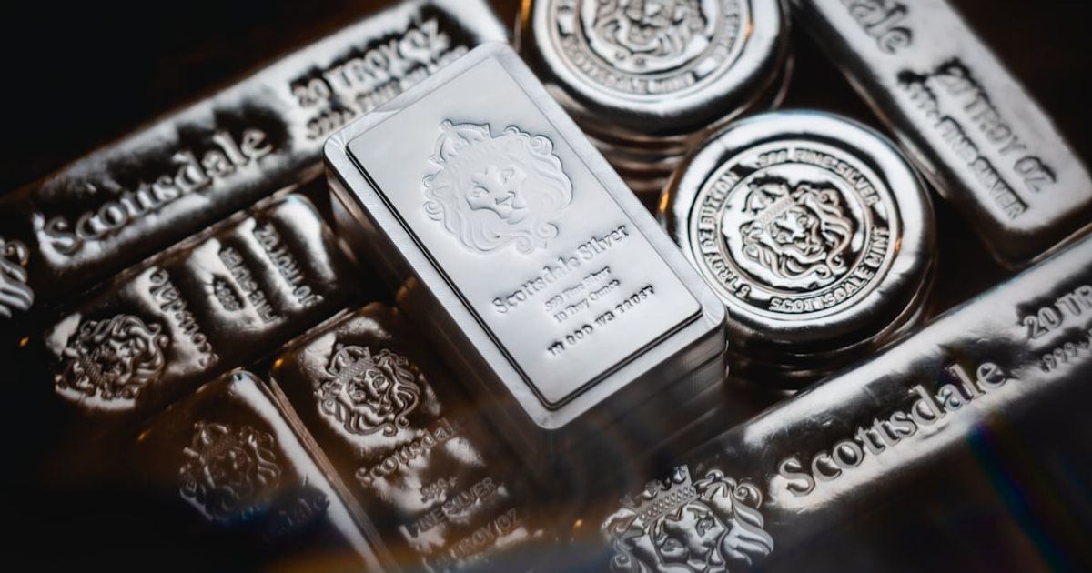Gold and Silver Prices Shift Ahead of Key Inflation Data