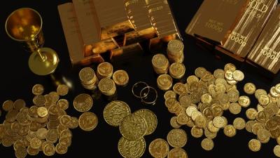 Bitcoin's Bearish Signal—Gold's Slide Tests Key Support Levels