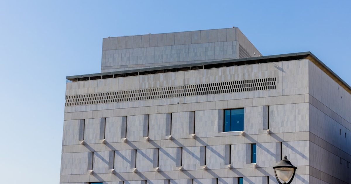 DOJ's Fed Investigation Threatens Warsh's Confirmation Amid Cost Overruns