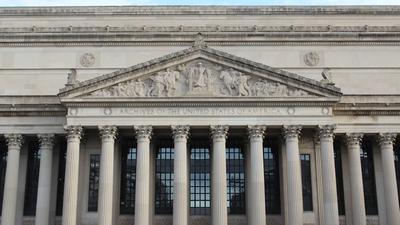 Fed Rate Hikes Loom — JPMorgan, AmEx, Progressive Poised to Prevail