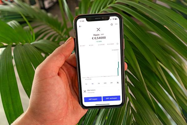 XRP Faces Potential 52% Plunge — Bearish Patterns Emerge