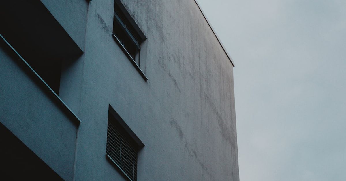 Maxine Waters Questions Kraken's Fed Account, Highlighting Regulatory Concerns