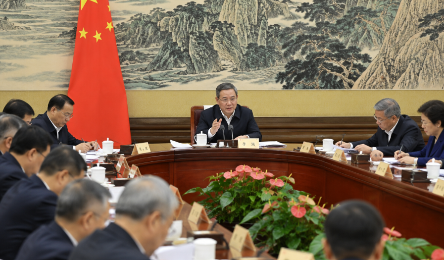 Chinese Premier State Council AI Meeting Roundup: AI Clusters, Trade, and Climate Targets