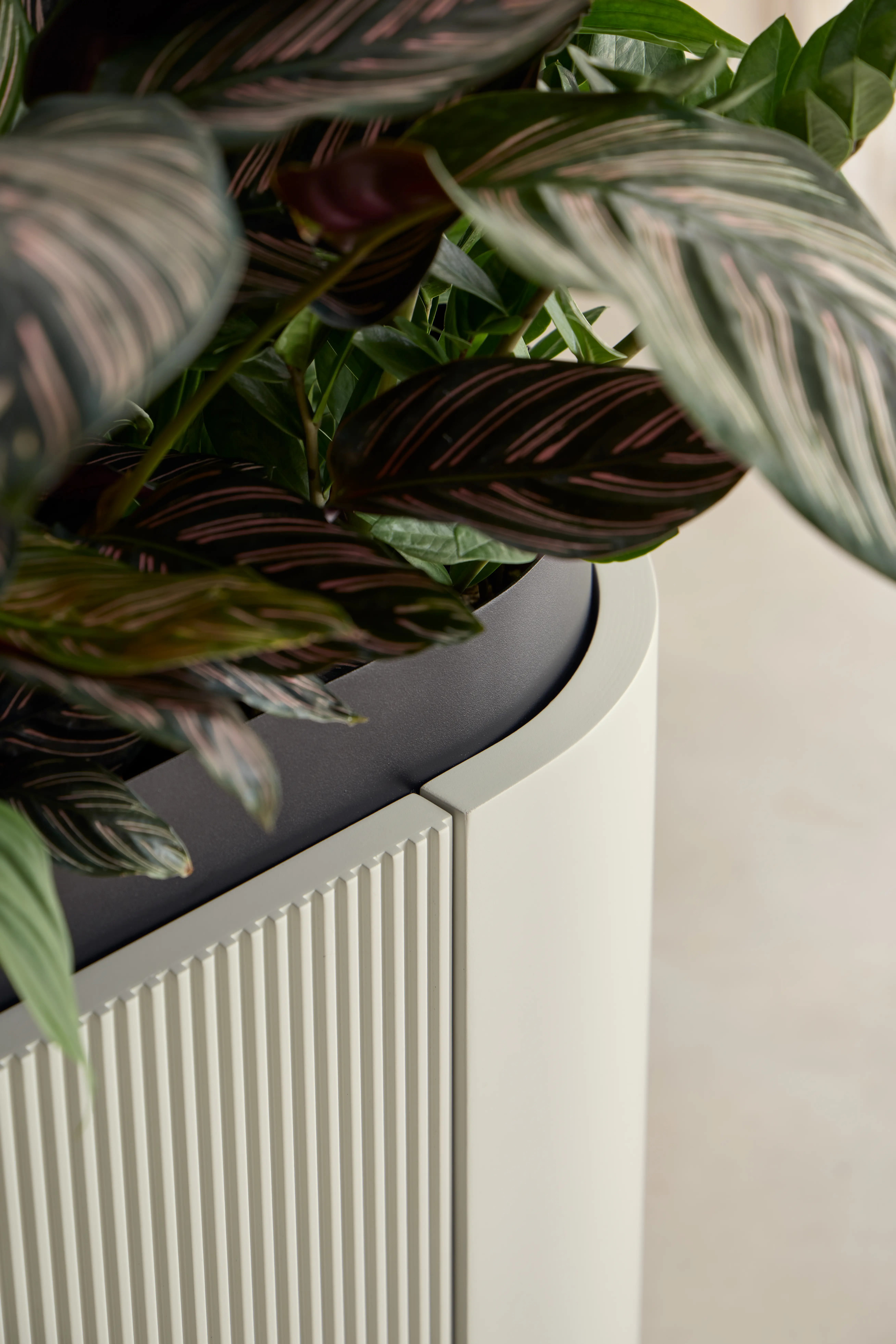 Stockholm sideboard aluminium top detail