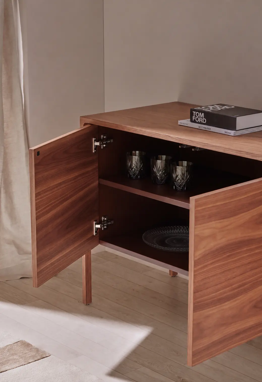 Tactile sideboard