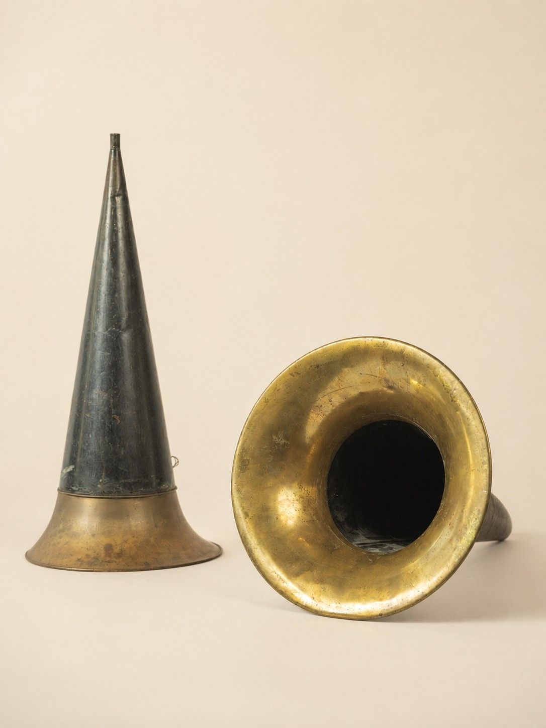 アンティーク スカル ホーン フレーム 英国 Vintage Phonograph Horns | Ken Fulk