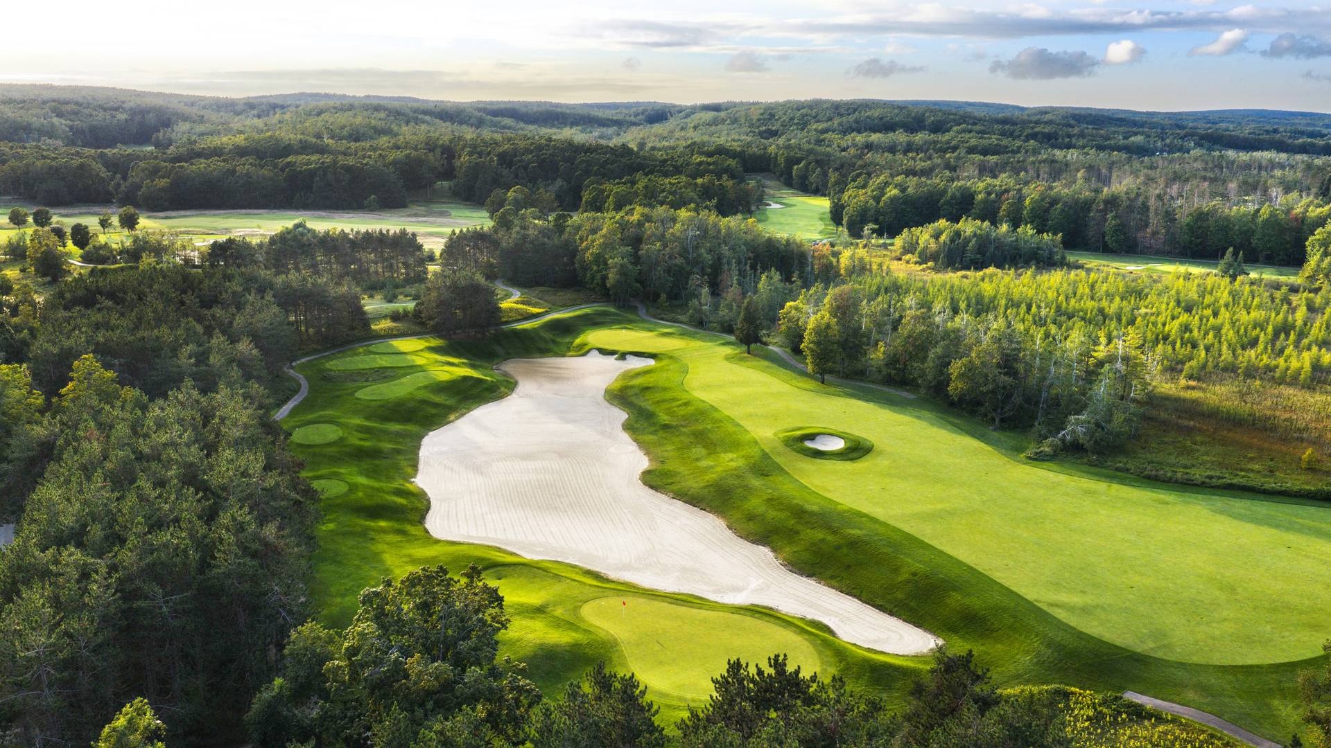 Arthur Hills 7 and 16