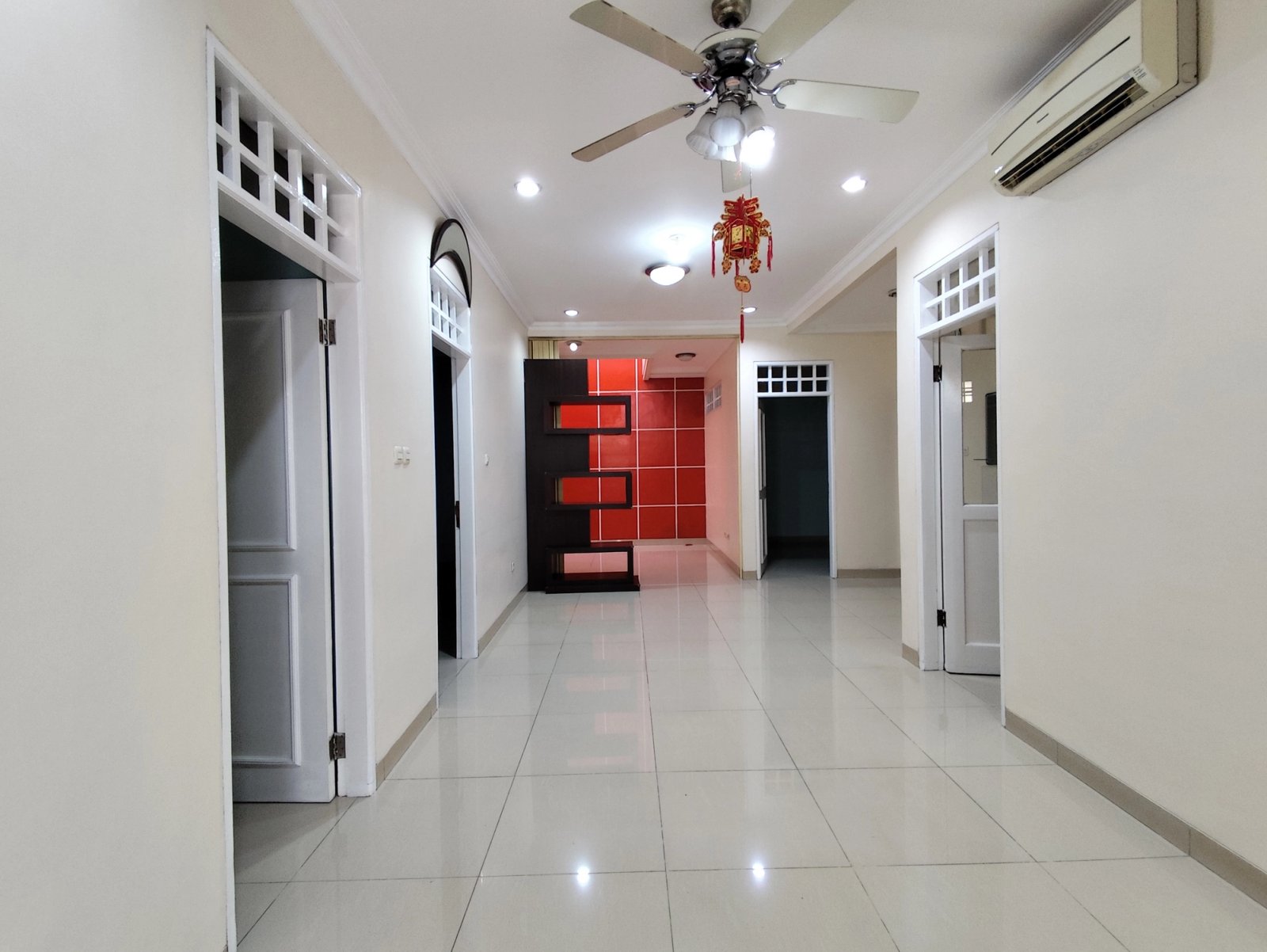 Duta Garden 1 lantai 9x17 Selatan semi furnished, Duta Garden, Rp 2.2 M, foto 4 dari 8