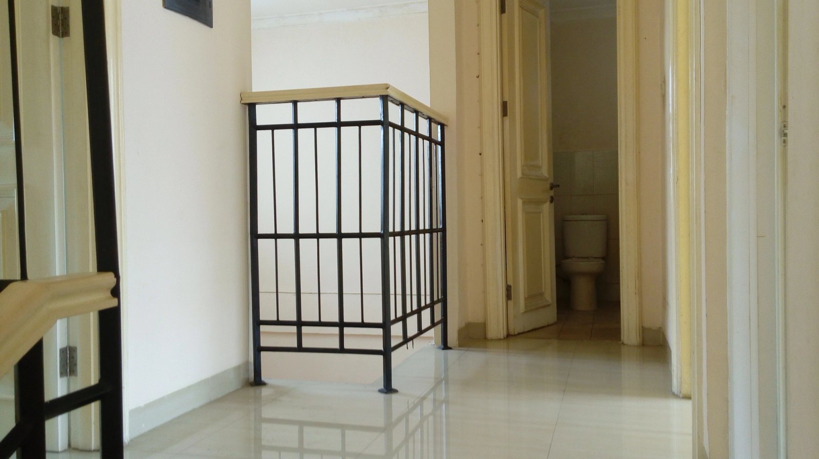 Duta Garden 2 lantai 9x20 hadap Utara, Duta Garden, Rp 3.3 M, foto 4 dari 4