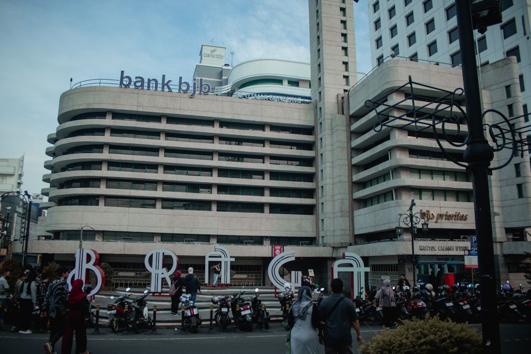 KPR BCA vs Mandiri untuk Rumah di Tangerang: Perbandingan Jujur dari Broker