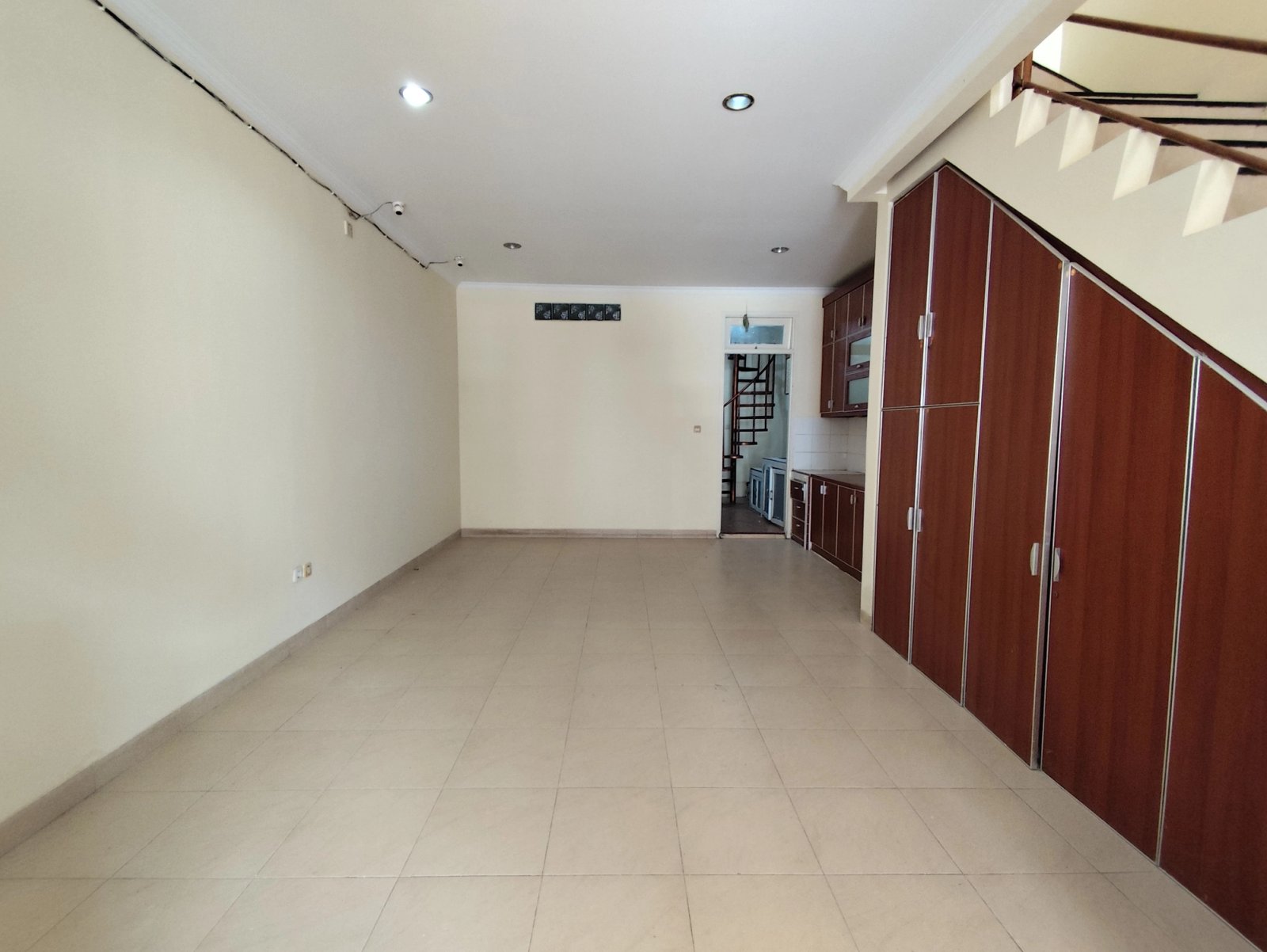 Duta Garden 2 lantai 4,5 x 17 Timur, Duta Garden, Rp 45 Jt/thn, foto 2 dari 10