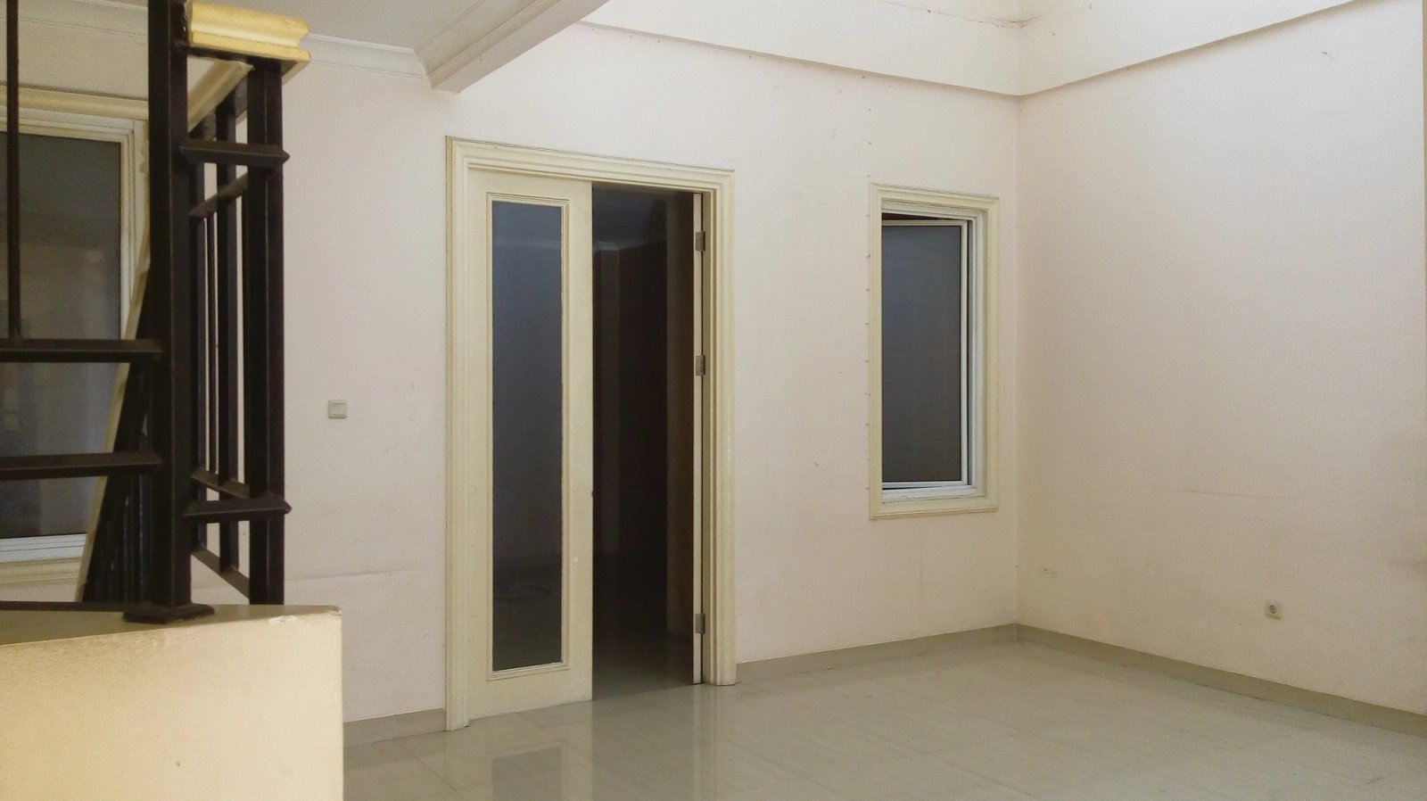 Duta Garden 2 lantai 9x20 hadap Utara, Duta Garden, Rp 3.3 M, foto 2 dari 4