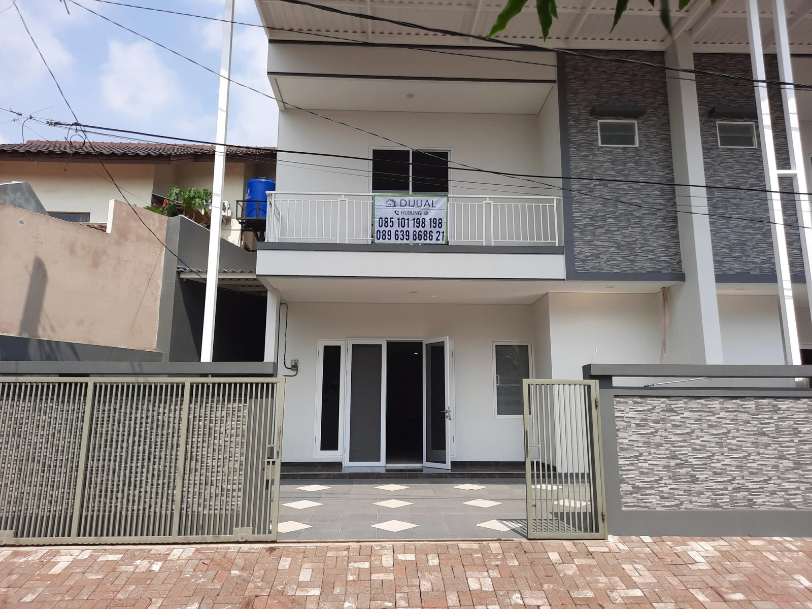 Duta Garden 2 lantai 7x17 hadap Timur, Duta Garden, Rp 2.6 M — foto 1 dari 12