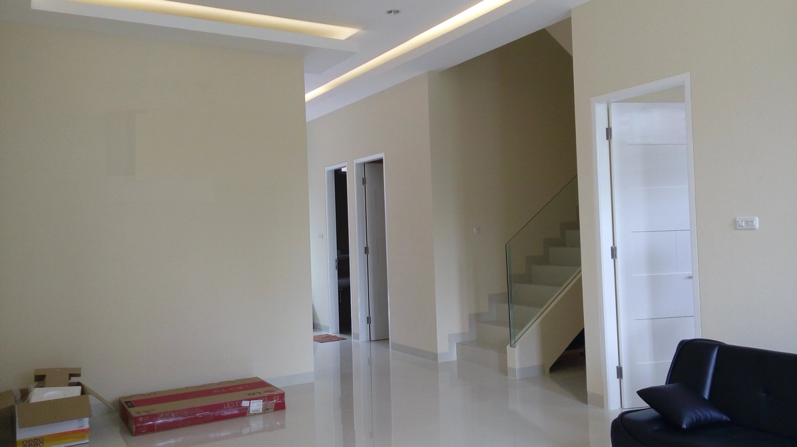 Duta Garden 2 lantai 8x20 Selatan semifurnished, Duta Garden, Rp 3.3 M, foto 3 dari 8