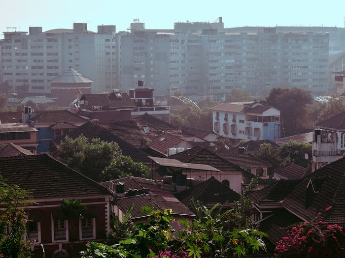 Tangerang Barat vs Tangerang Selatan: Mana Lebih Cocok untuk Keluarga Anda?