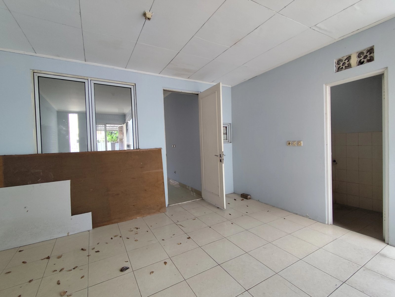 Duta Garden 2 lantai 6x20 hadap Barat, Duta Garden, Rp 2 M, foto 5 dari 9