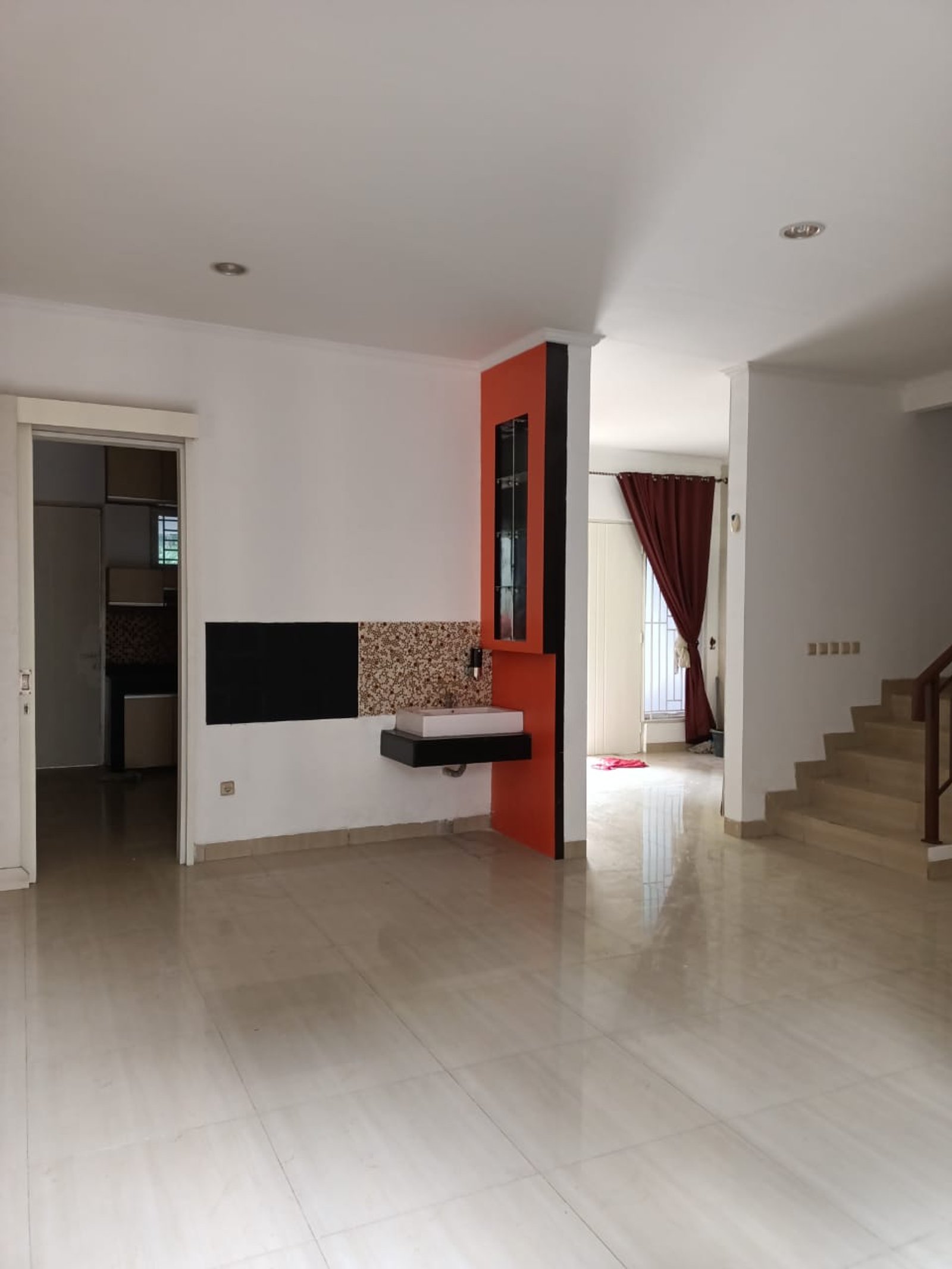 Duta Garden 2 lantai 9x25 Utara, Duta Garden, Rp 3.9 M, foto 4 dari 6