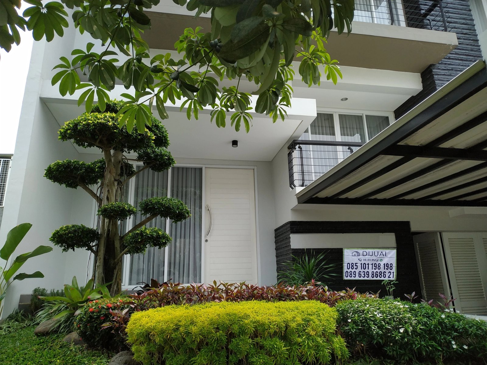 Duta Garden 3 lantai split level 9x17, Duta Garden, Rp 3.6 M, foto 1 dari 11