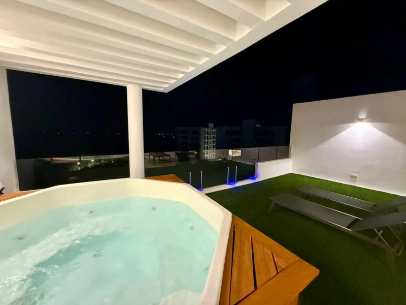 Bosques · Ceiba PH: Jacuzzi en roof privado