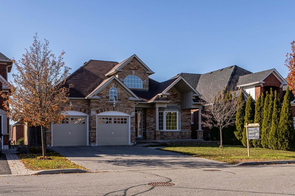 Beautiful modern brick home in Oshawa, Ontario.