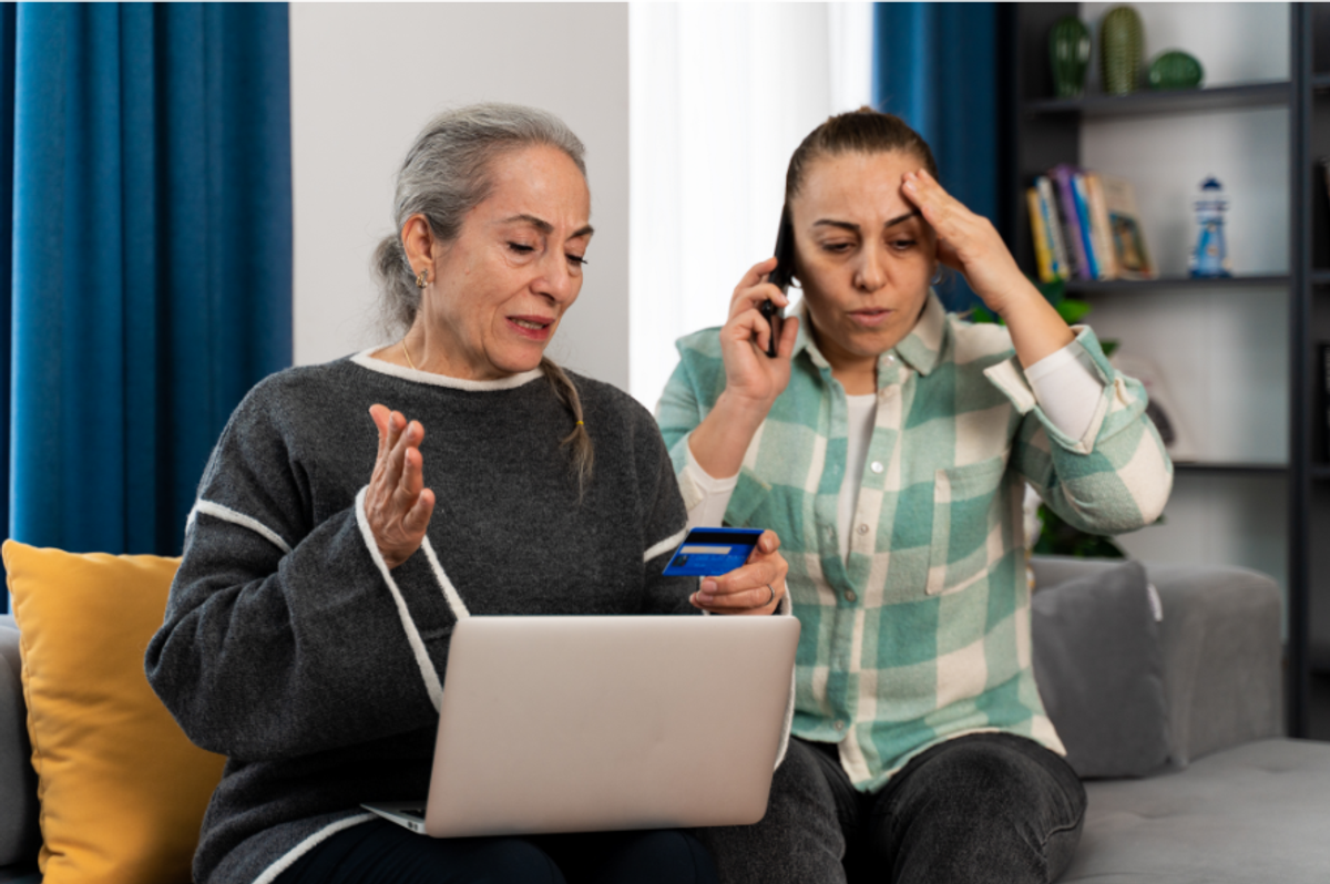 married-couple-health-insurance-scam-phone
