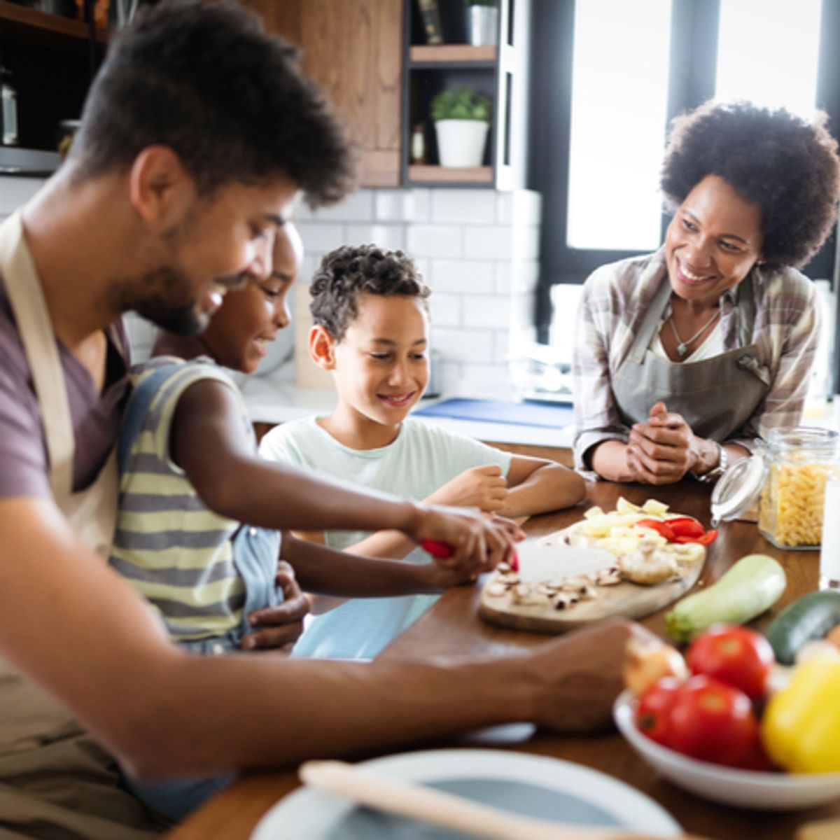 family_eating_healthy_resource