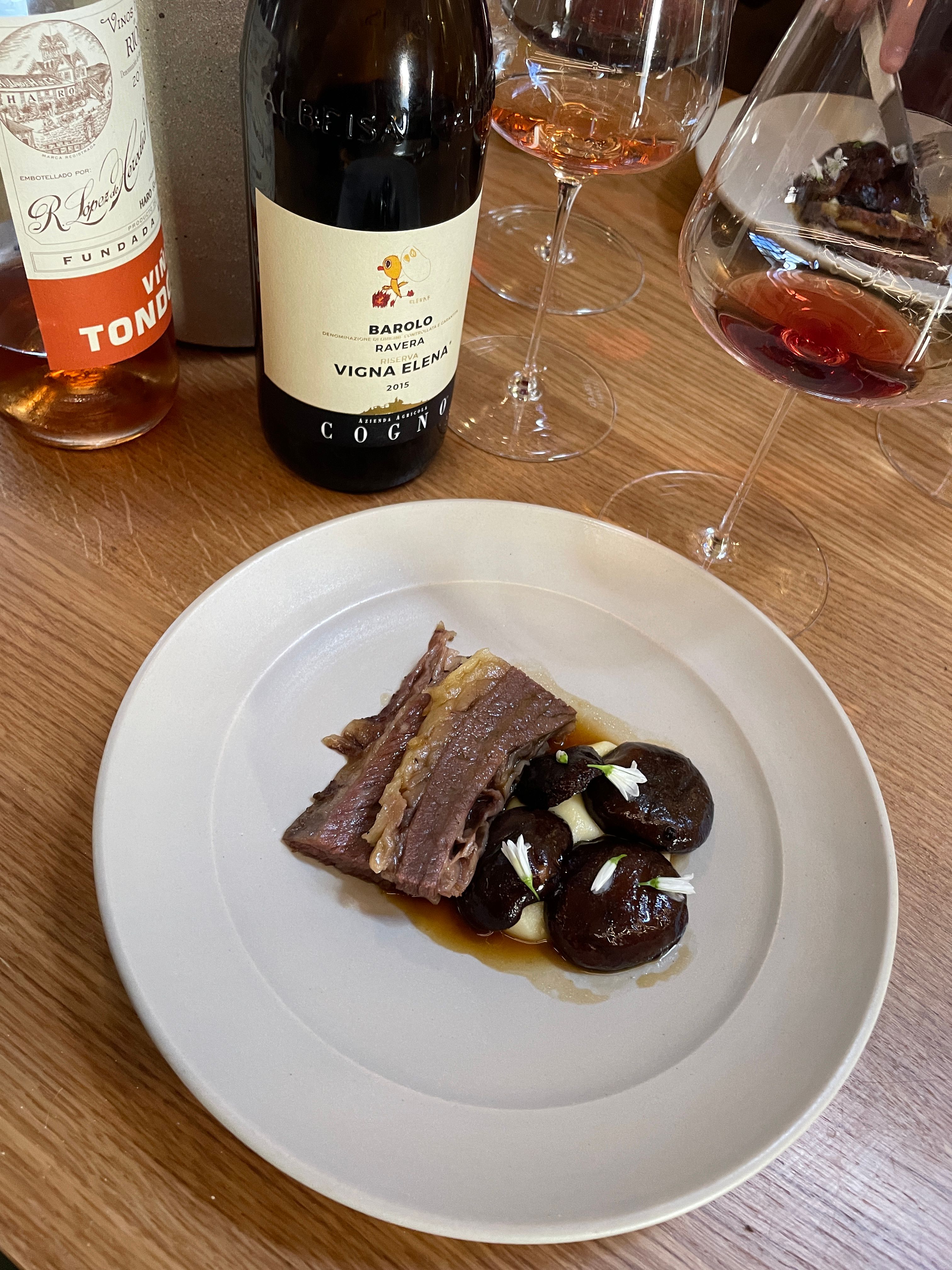 Short rib of beef paired with Barolo and rose from Rioja