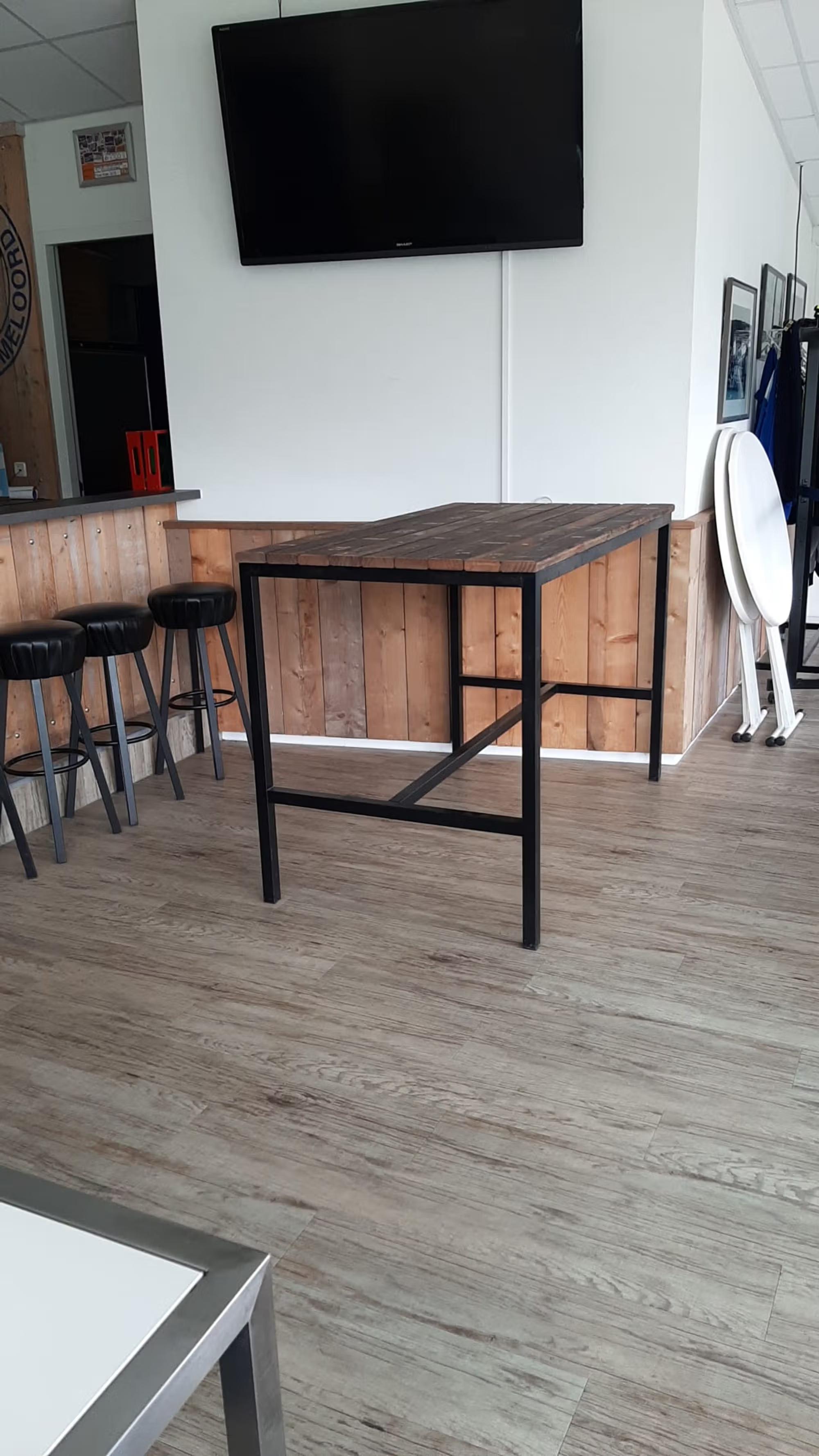 statafel hergebruikt hout