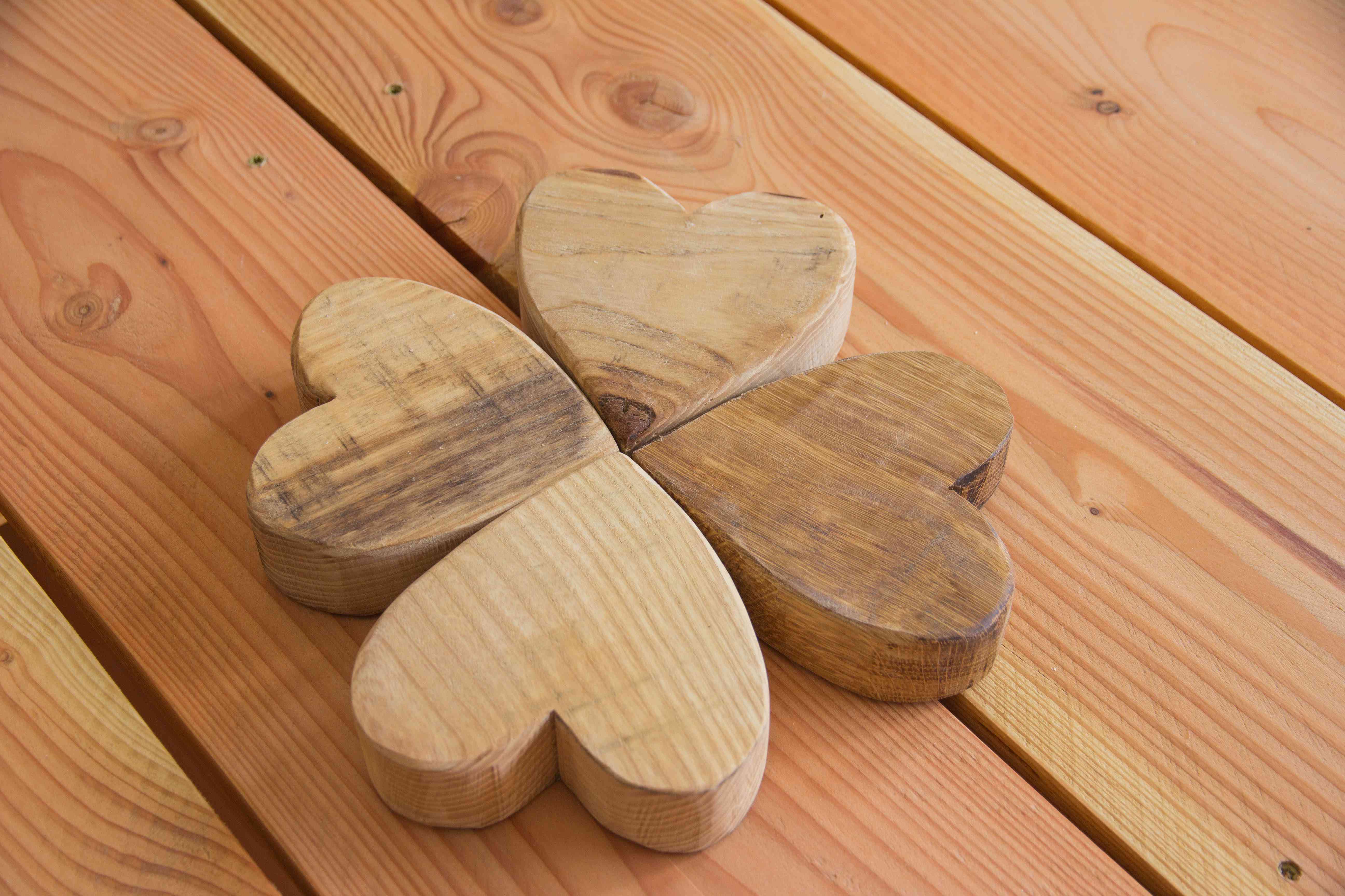 Kleine houten harten