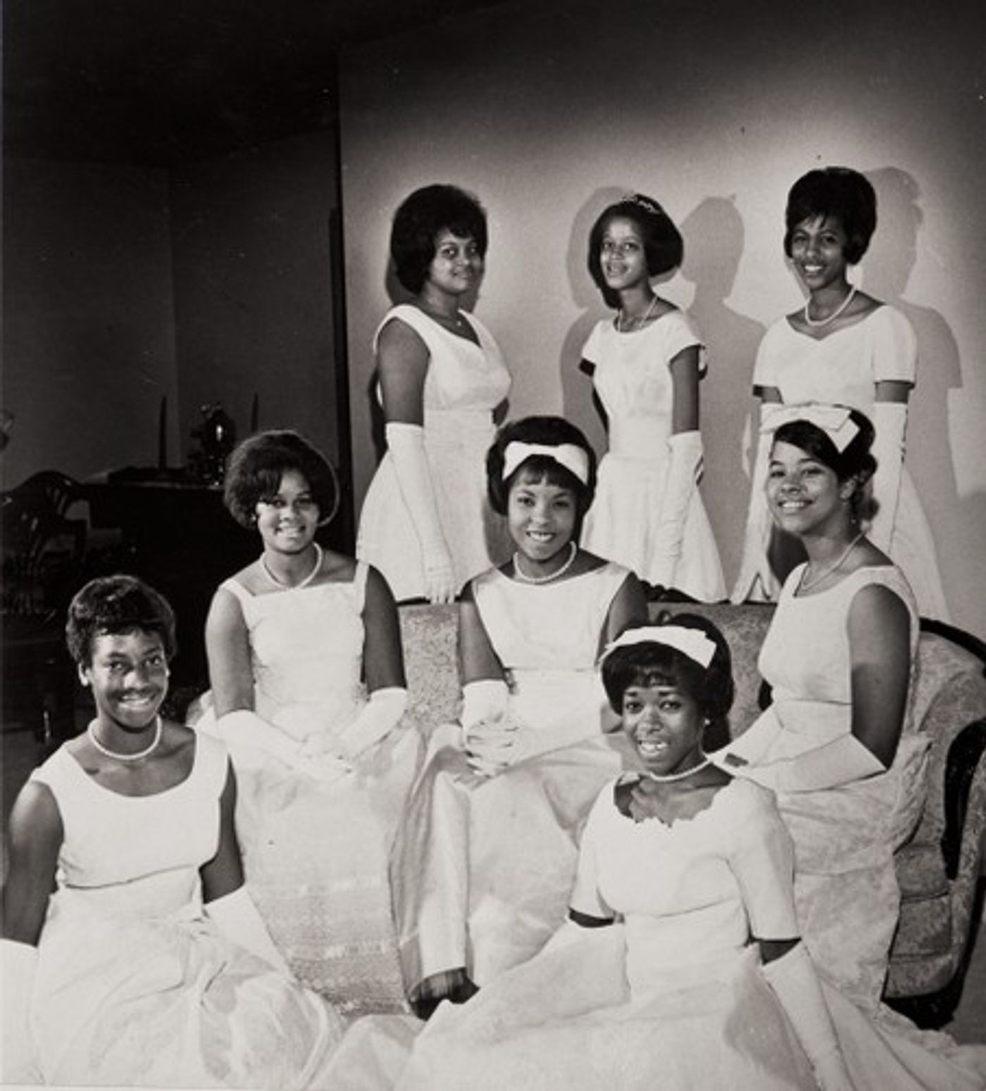Twentieth Century Onyx Club, Oxnard, 1964 debutantes, 1964