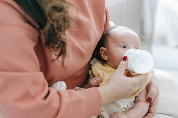 Feeding Your Baby: Tips to Decrease Pain