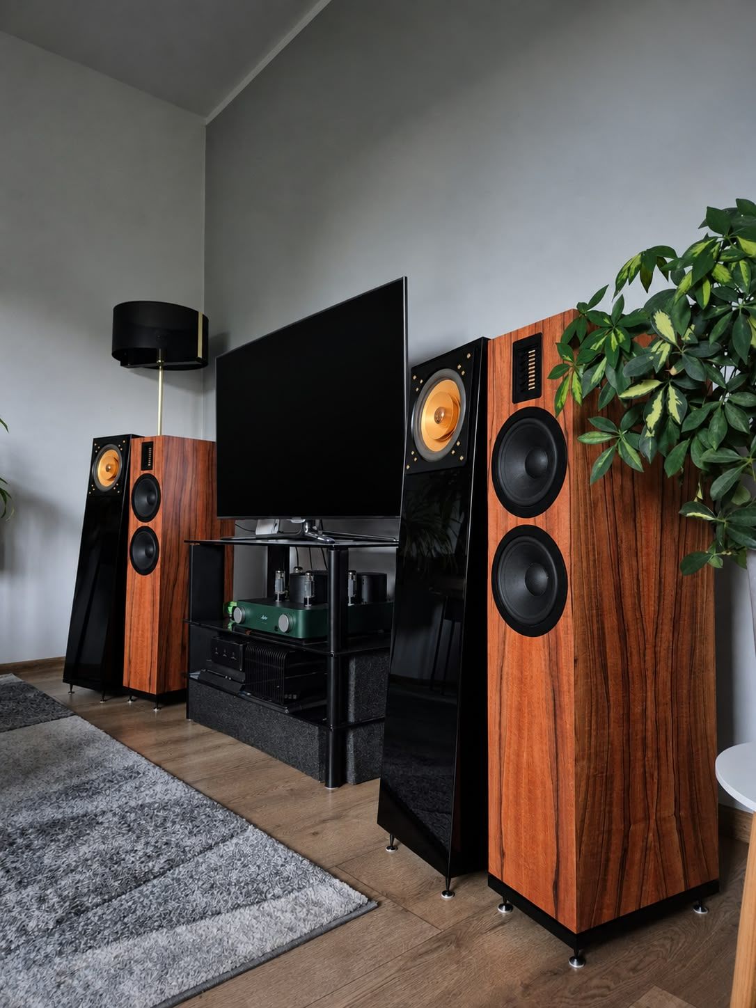 Verseo Blue Train coming to Warsaw Audio Show