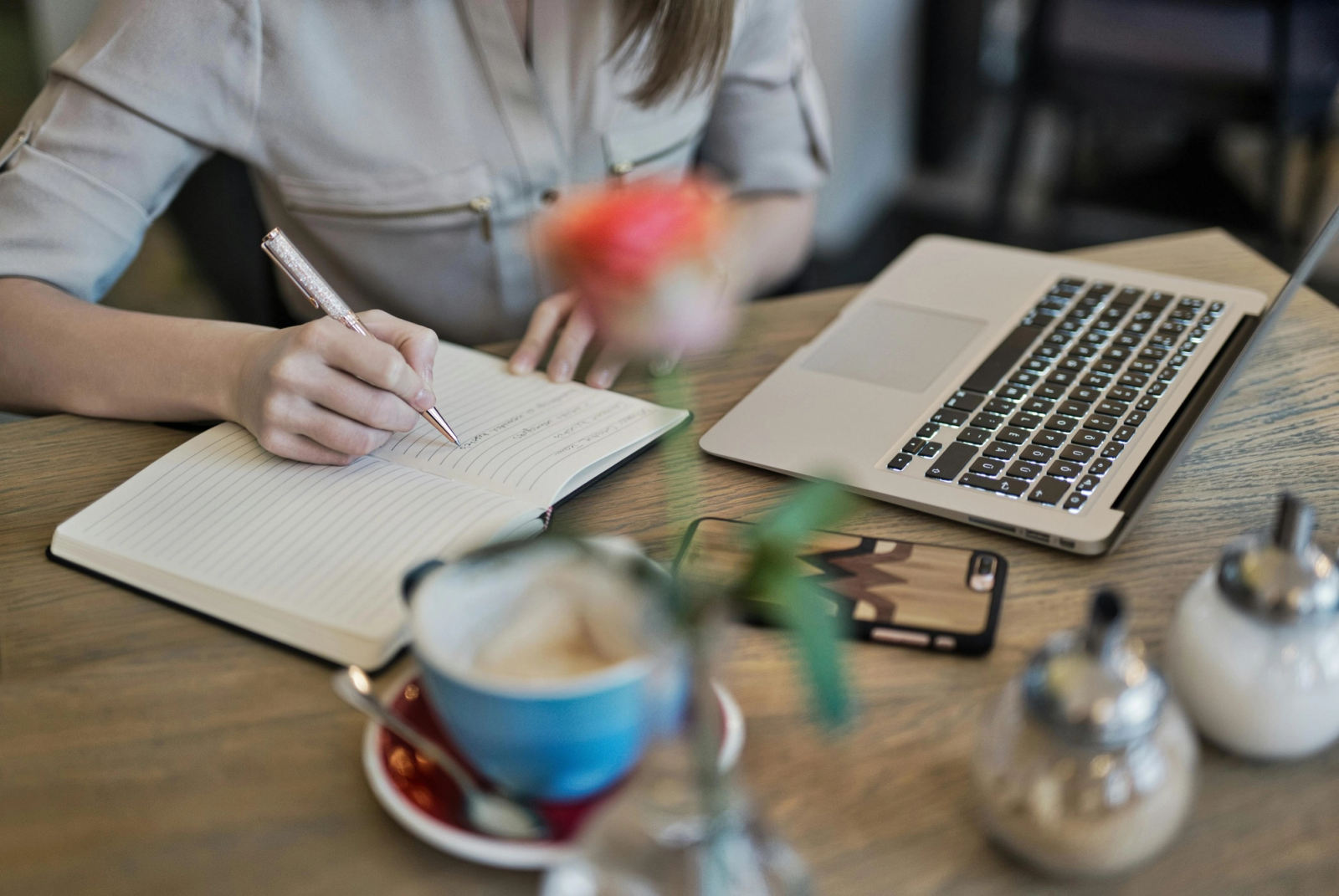 How to End an Email: Ultimate Guide to Professional and Friendly Sign-Offs in 2025